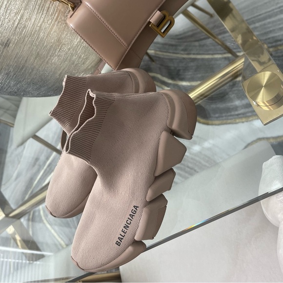 Balenciaga Beige - Picture 1 of 1
